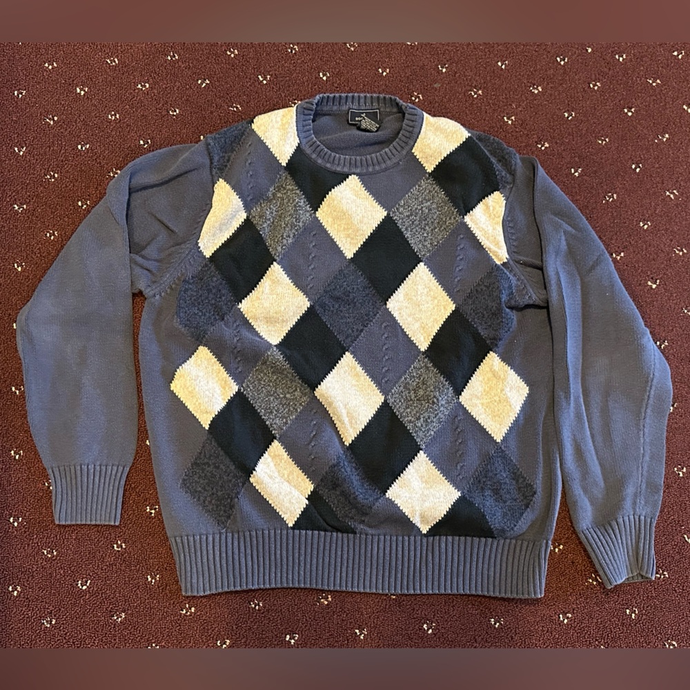 Men’s Dockers blue argyle sweater, size large, smoke free home